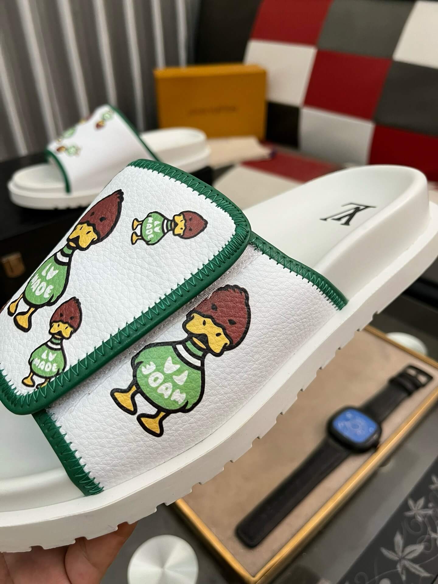 Cartoon Character Embossing Slippers