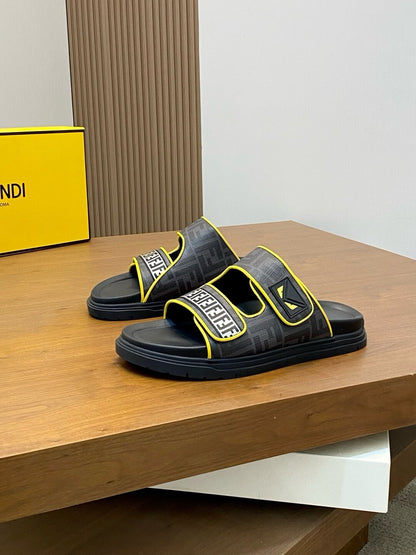 Eye Pattern x F Print Slippers