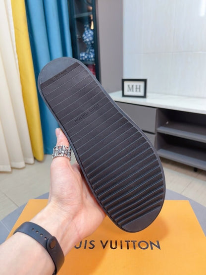 Metallic Pattern Slippers