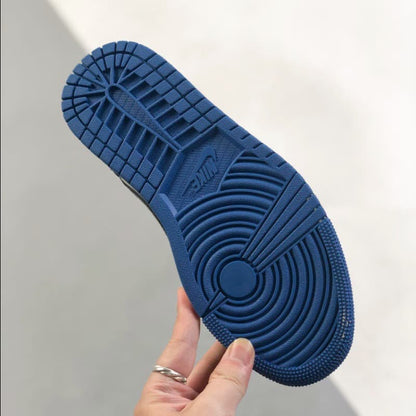 Black and blue color-block low-top sneakers