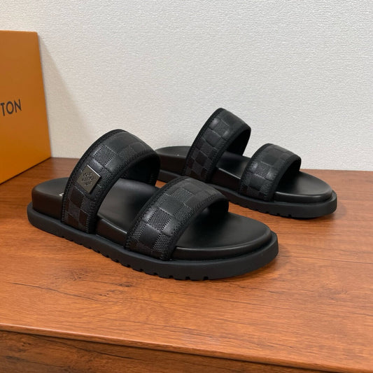 Classic Checkered Casual Slippers