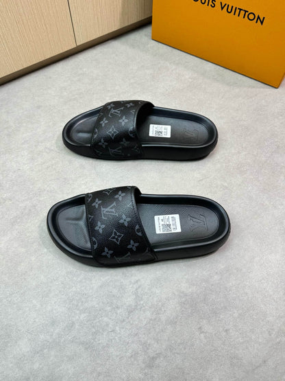Multicolor Classic All-Over Print Slippers