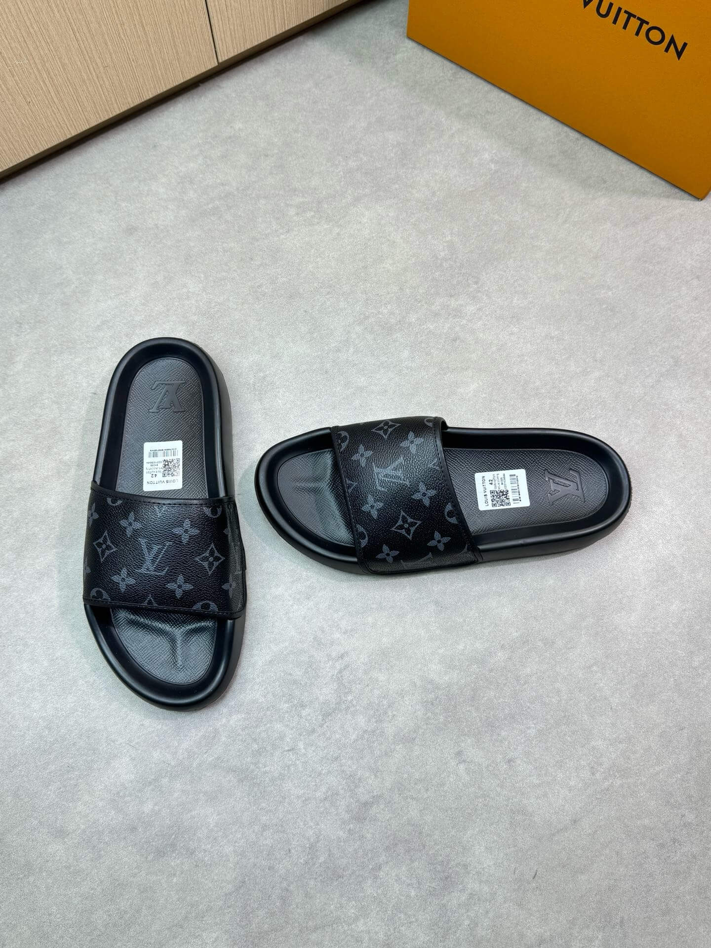 Multicolor Classic All-Over Print Slippers