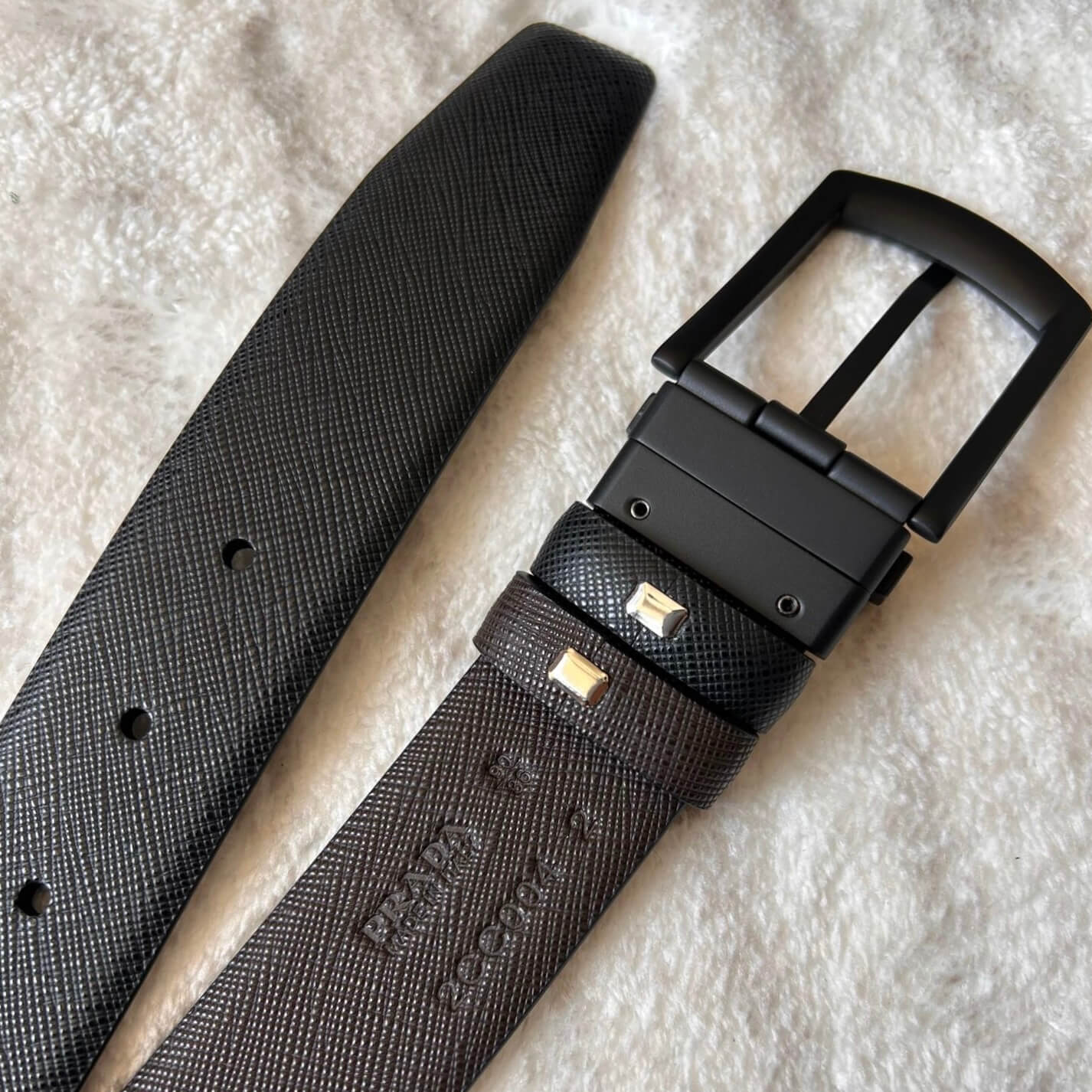 Minimalist Style Reversible Two-Tone Belt