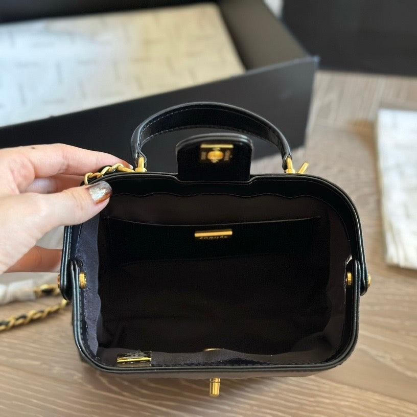 Vintage Handle Mini Bag