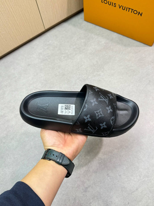 Multicolor Classic All-Over Print Slippers