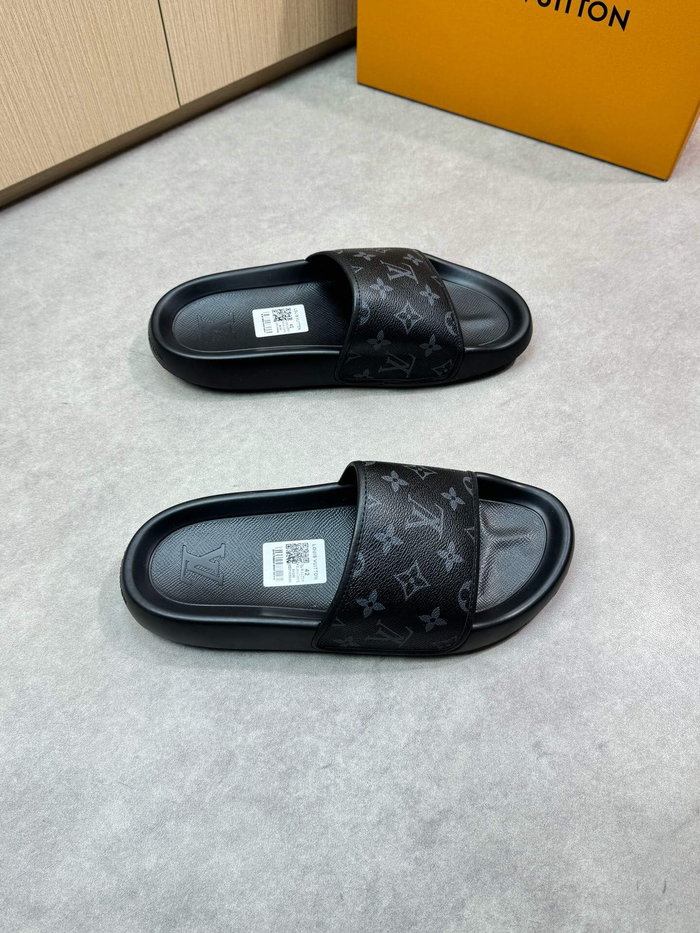 Multicolor Classic All-Over Print Slippers