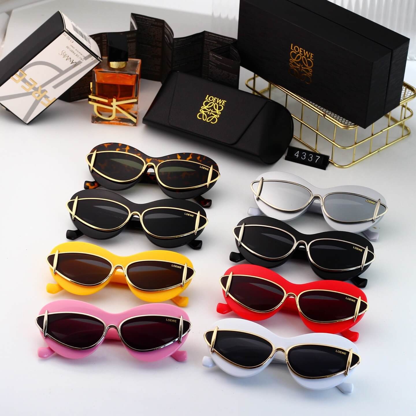 Retro Modern Heart Frame Inlaid Sunglasses