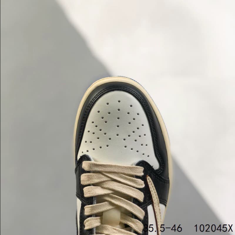 Black and blue color-block low-top sneakers