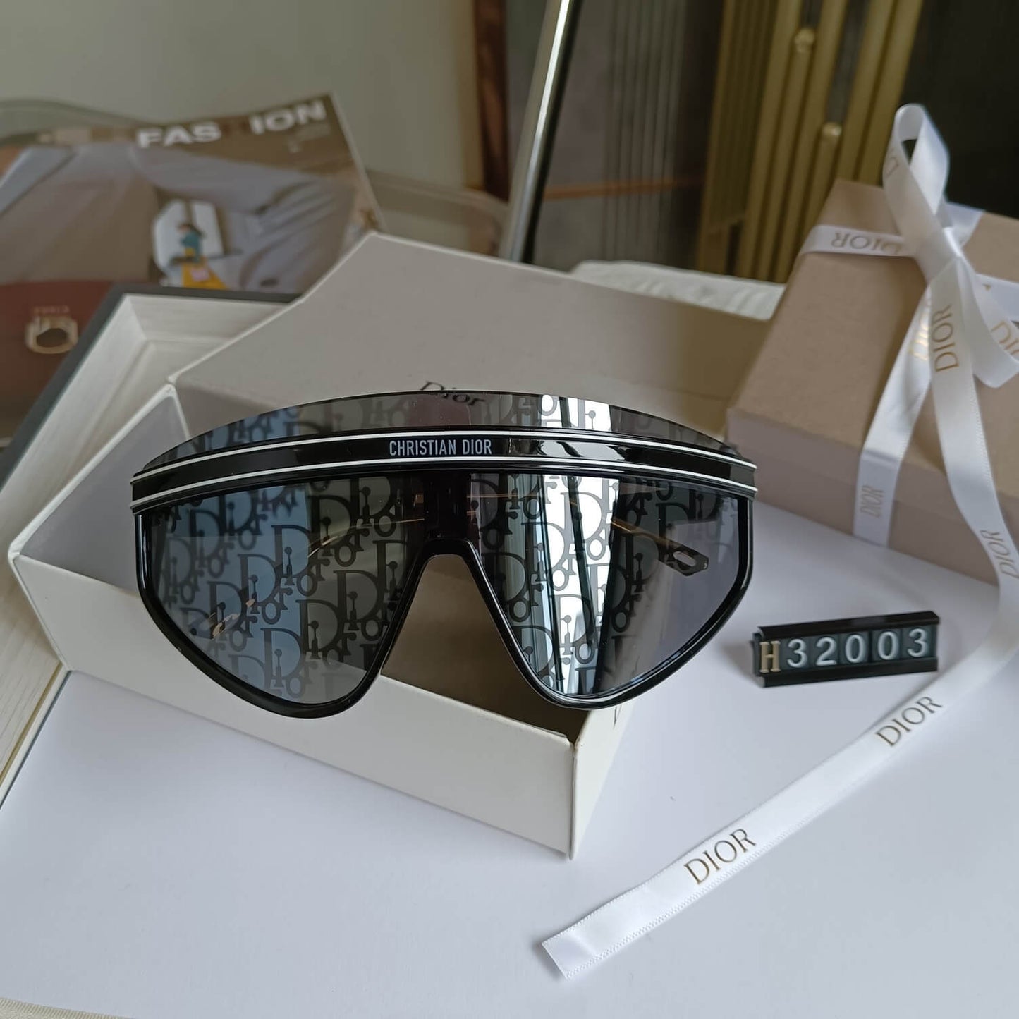 Fashion One-Piece Sports Sunglasses