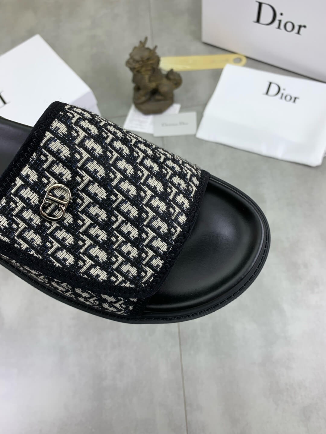 Full Letter Print Slippers