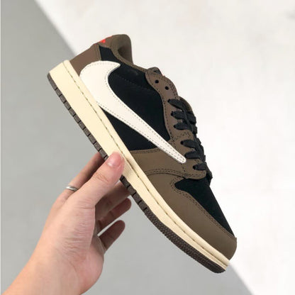 Brown low-top sneakers