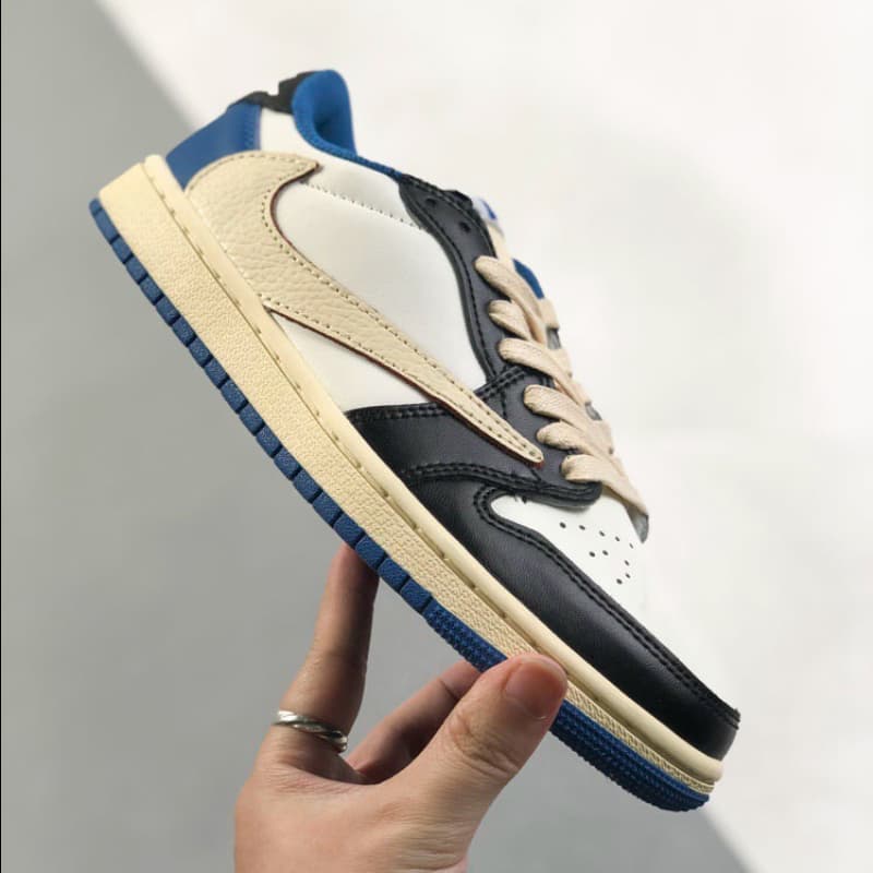 Black and blue color-block low-top sneakers