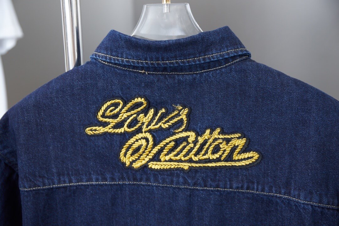 Signature Lettering Embroidered Shirt