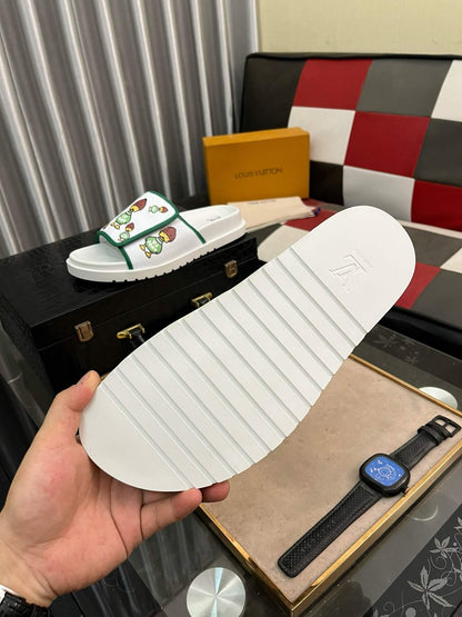 Cartoon Character Embossing Slippers