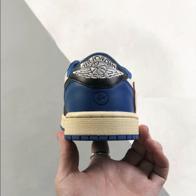 Black and blue color-block low-top sneakers