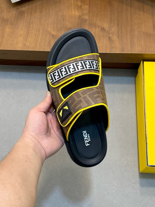 Eye Pattern x F Print Slippers