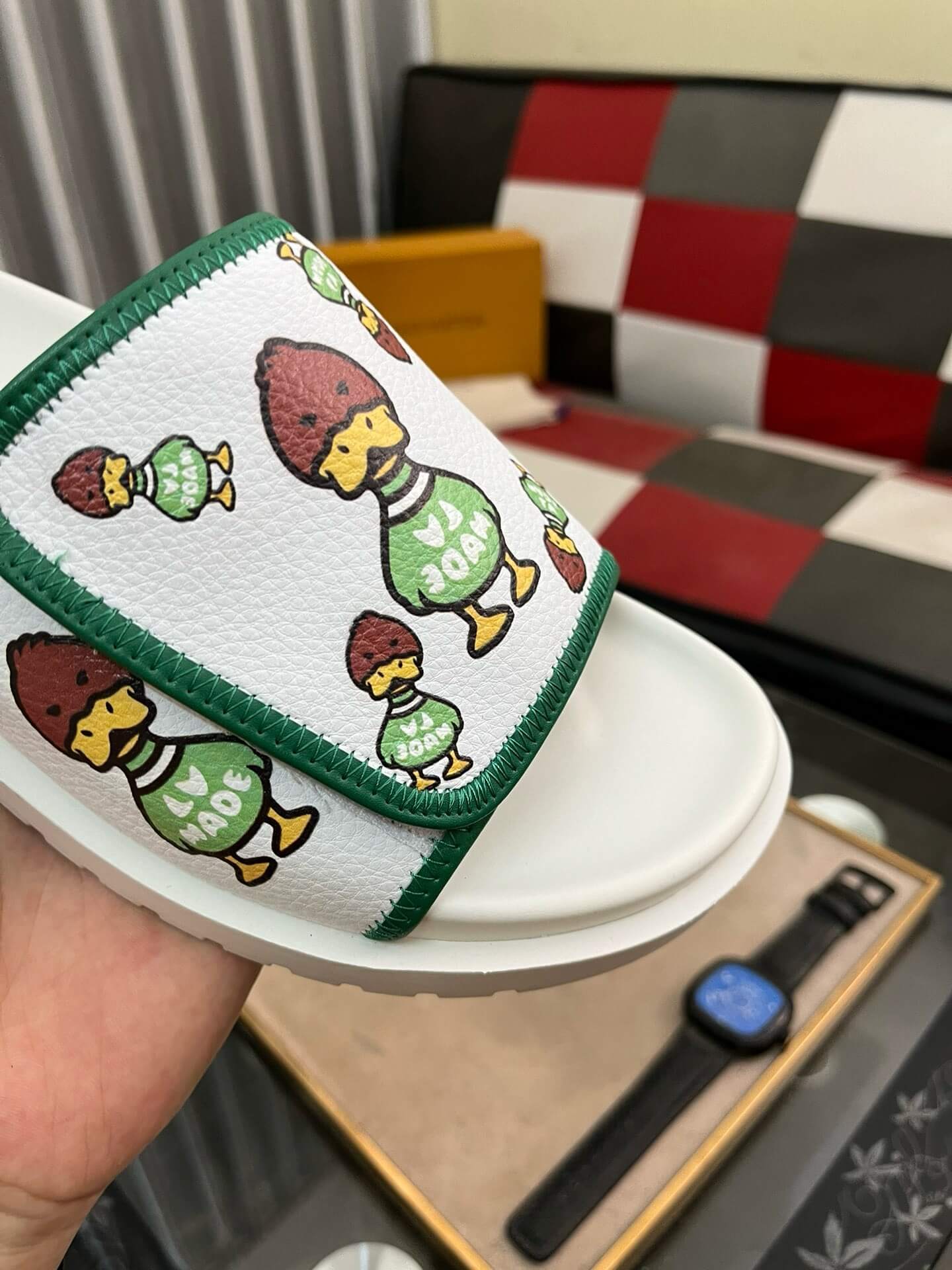 Cartoon Character Embossing Slippers