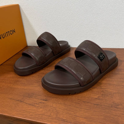 Classic Checkered Casual Slippers