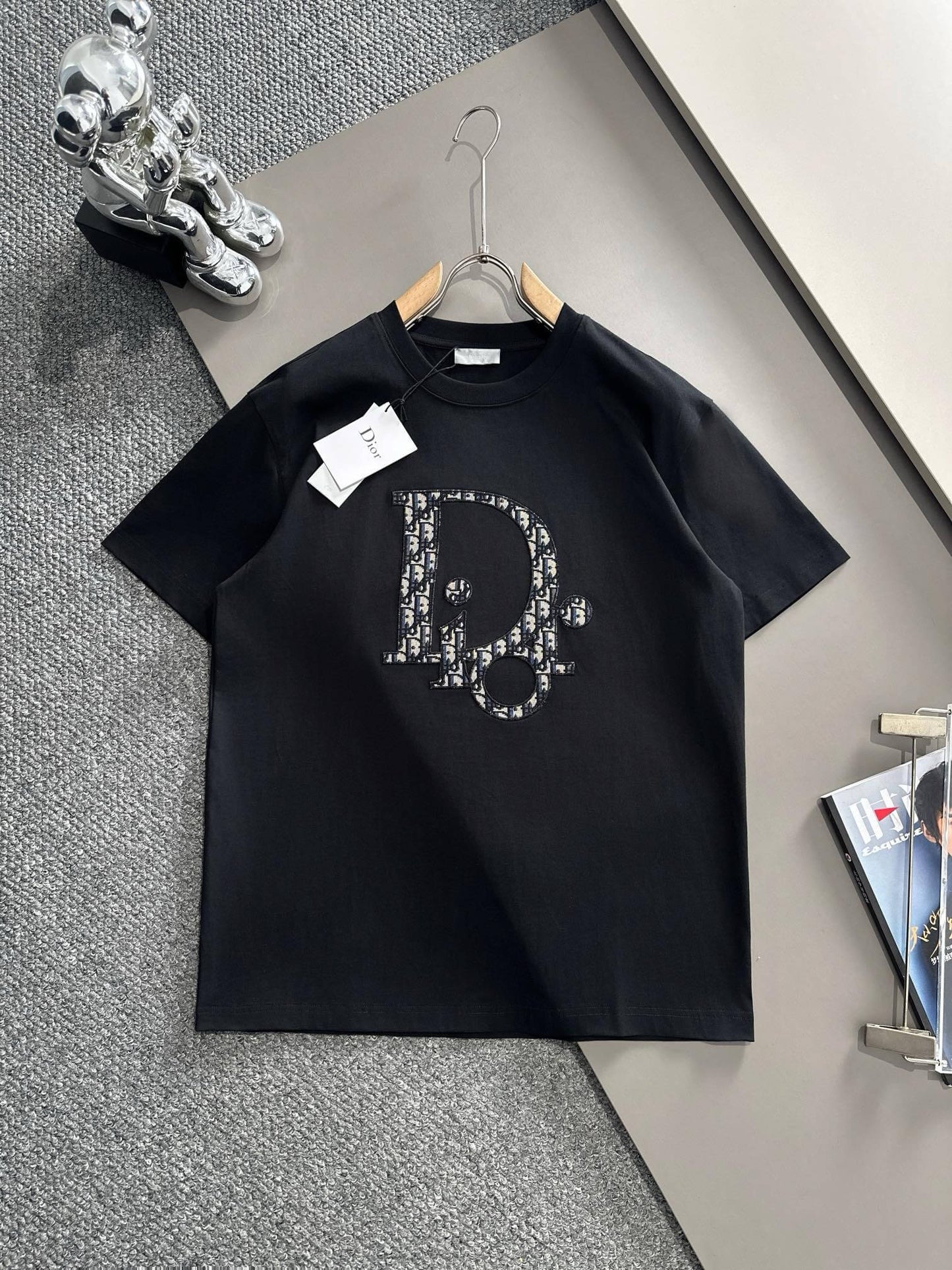 Classic Pattern Embroidery T Shirt