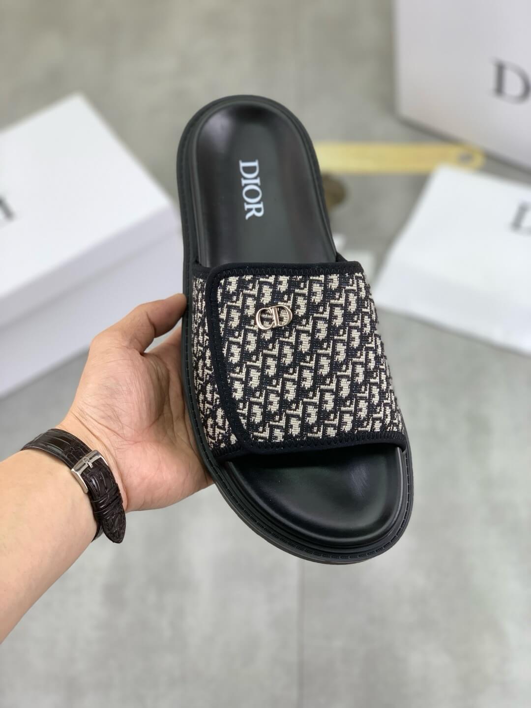 Full Letter Print Slippers