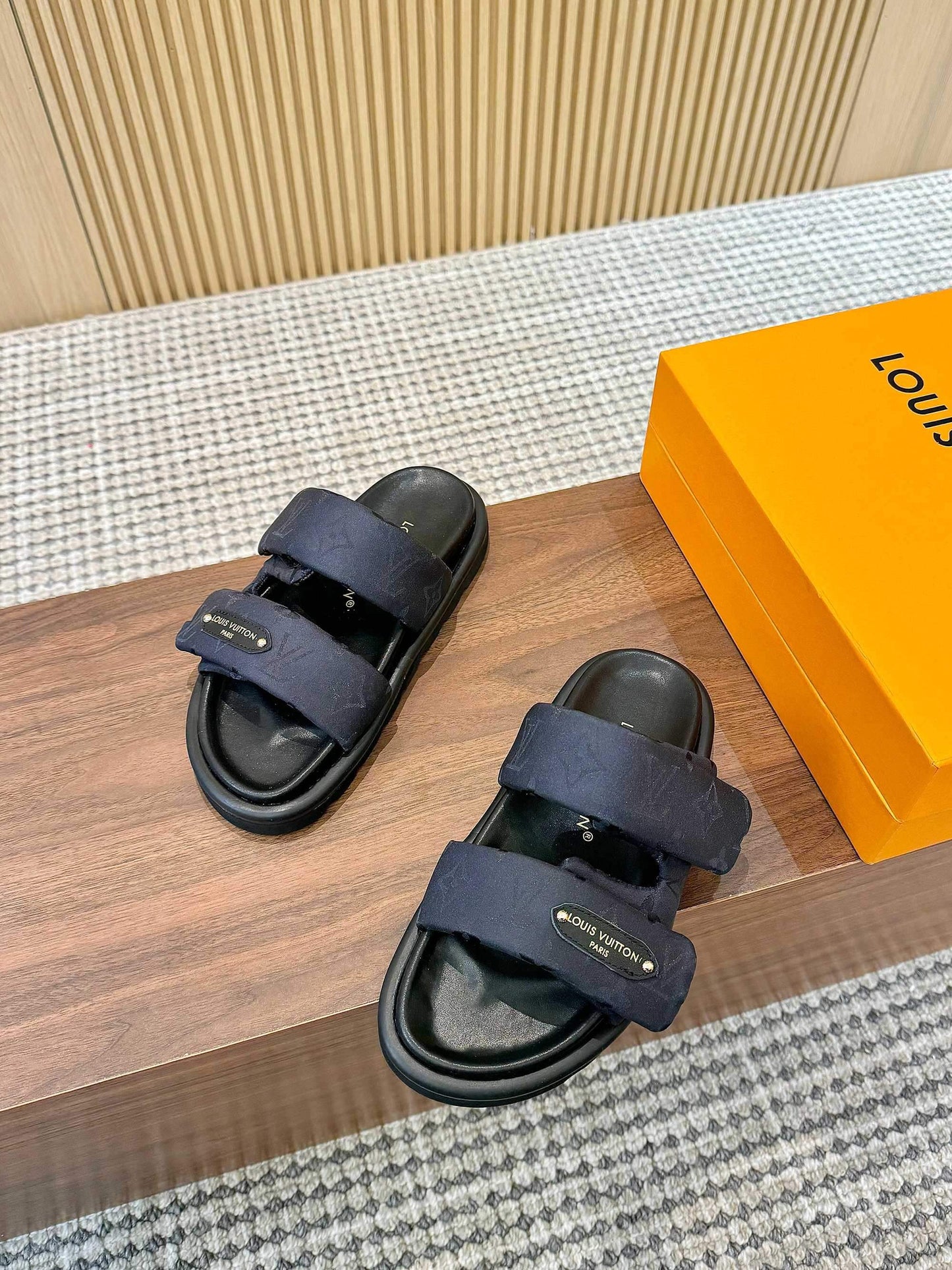Multicolor Classic Button Slippers