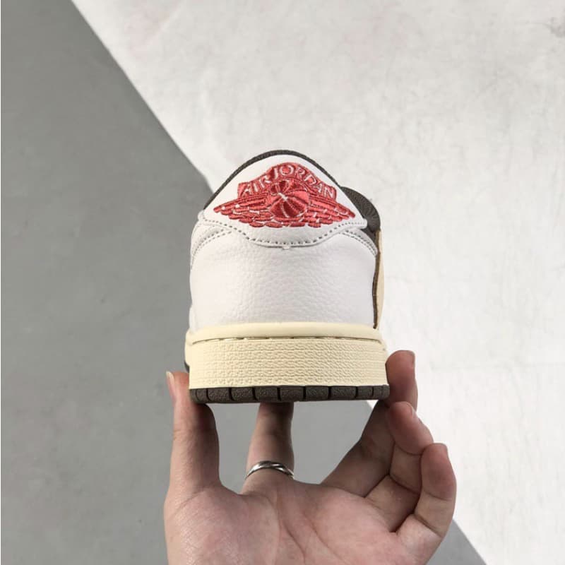 White and brown color-block low-top sneakers