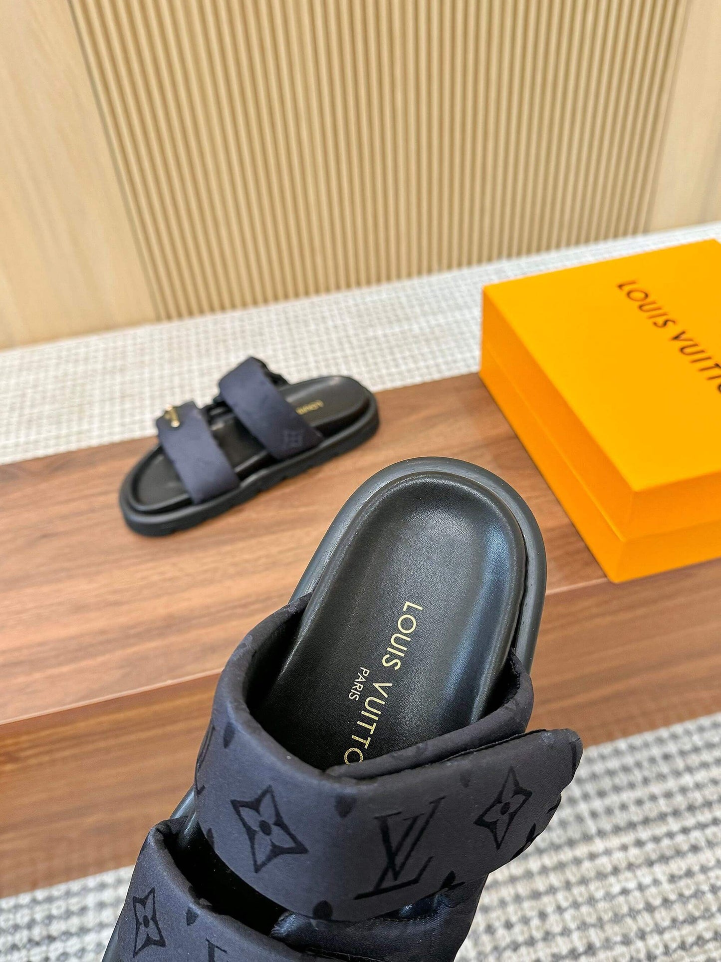 Multicolor Classic Button Slippers