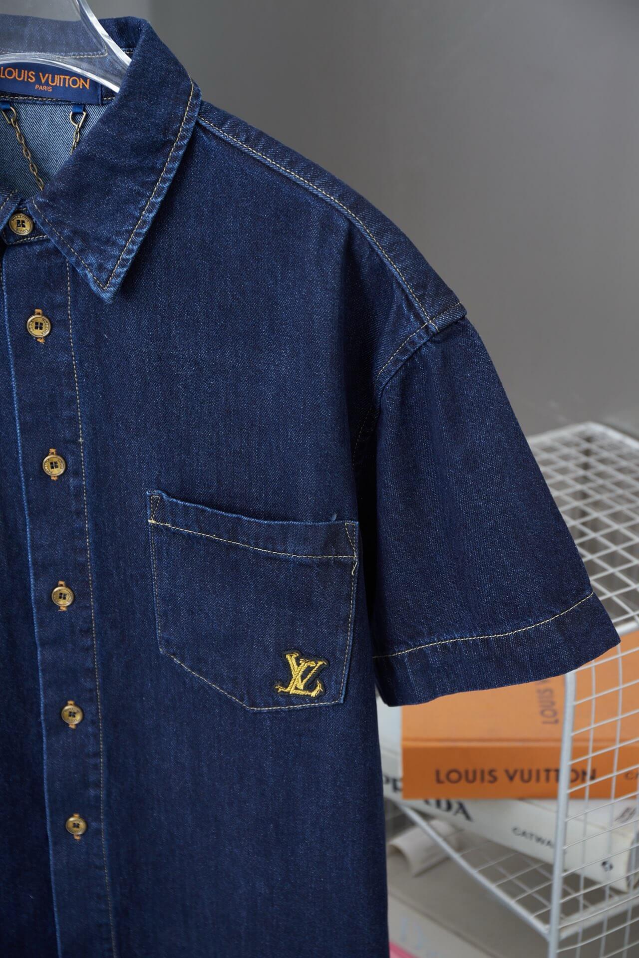 Signature Lettering Embroidered Shirt
