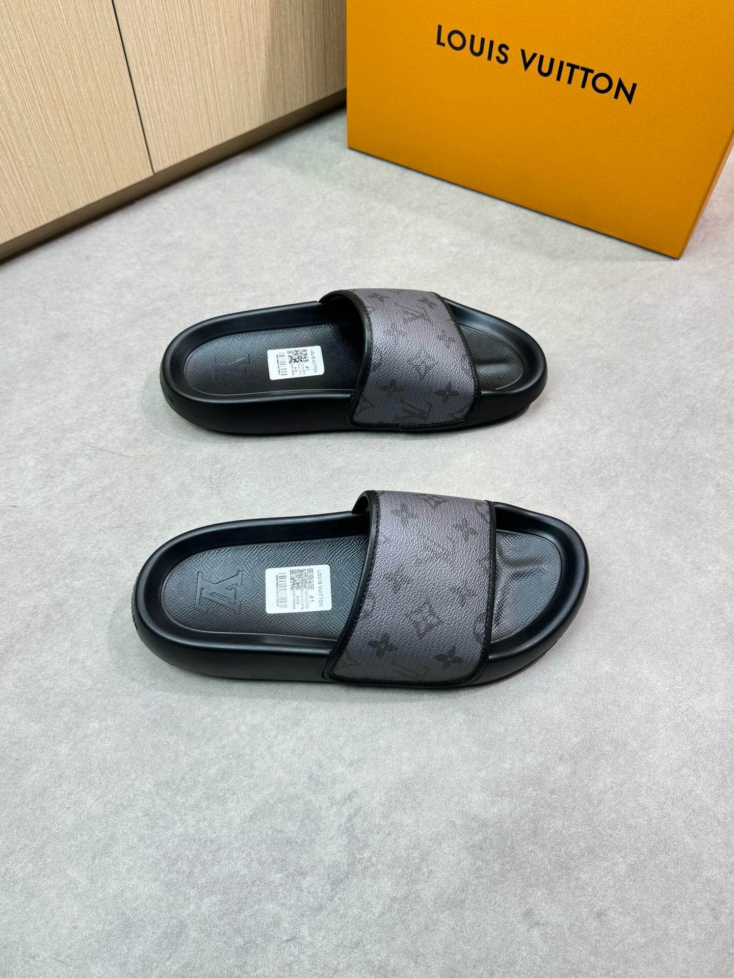 Multicolor Classic All-Over Print Slippers