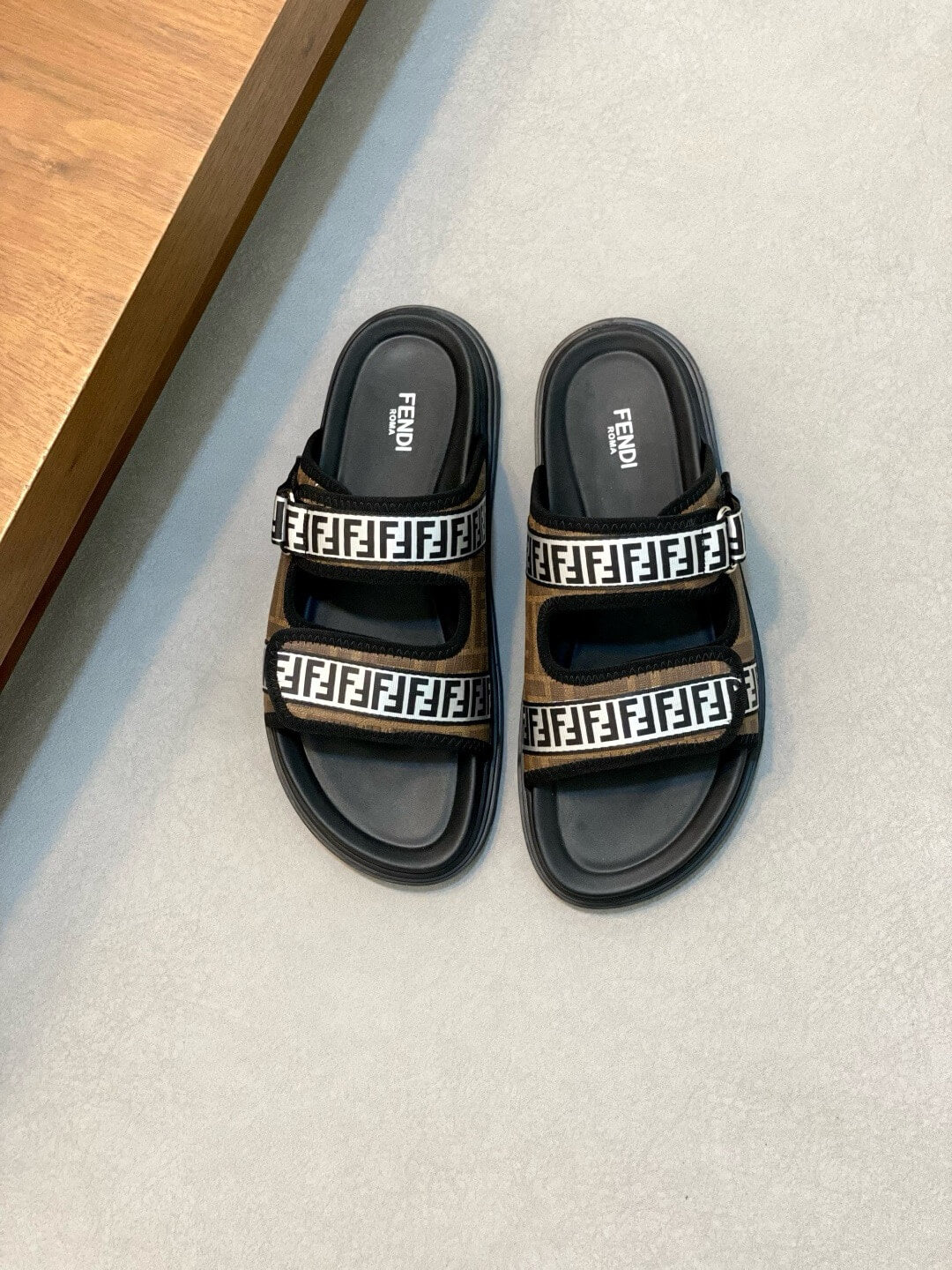 Full-Print F Slippers