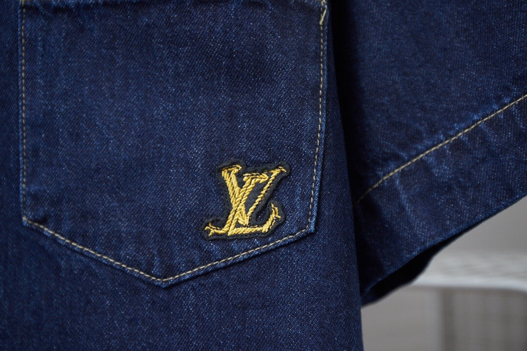 Signature Lettering Embroidered Shirt