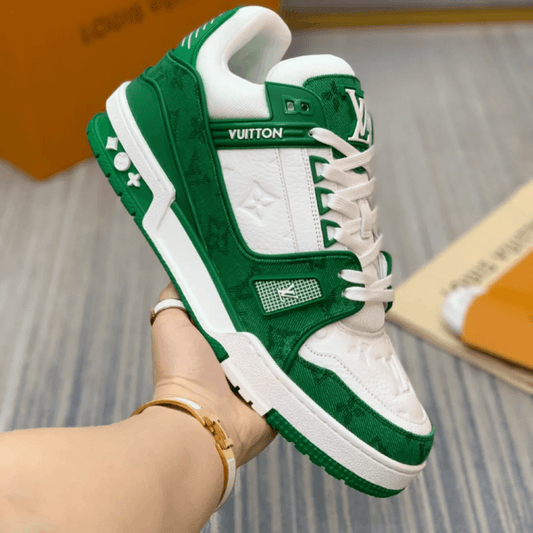 Green classic design sneaker