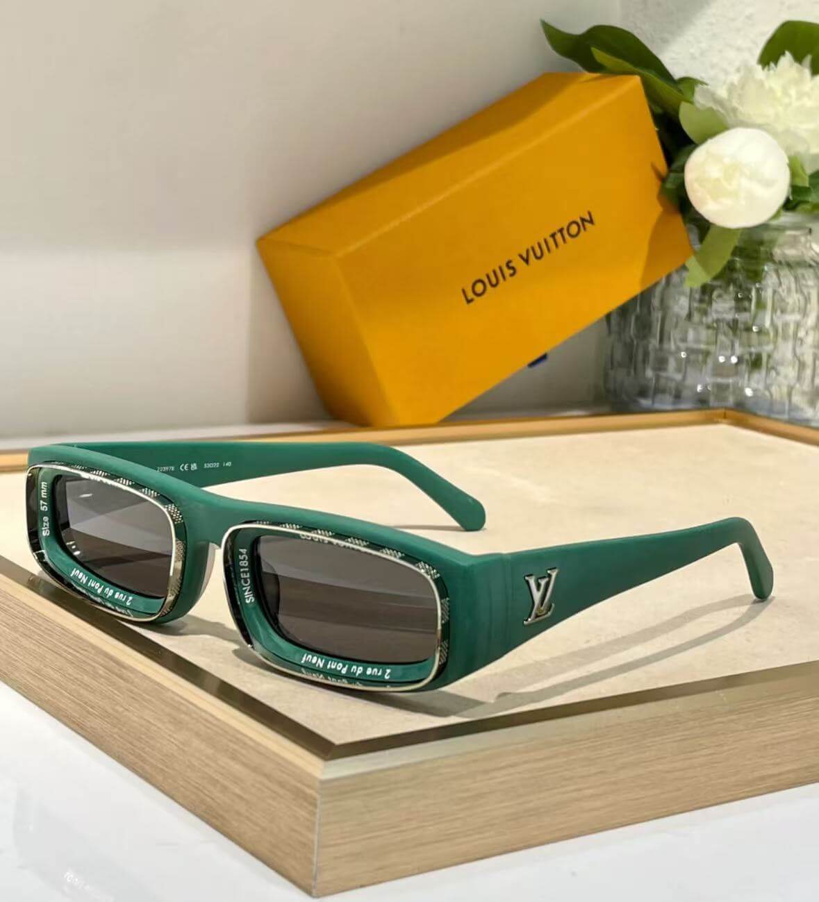 Retro Catwalk Style Narrow Sunglasses