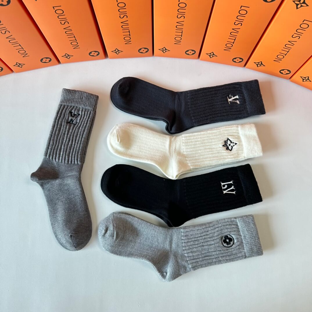 Cashmere Embroidery Mid-Length Socks